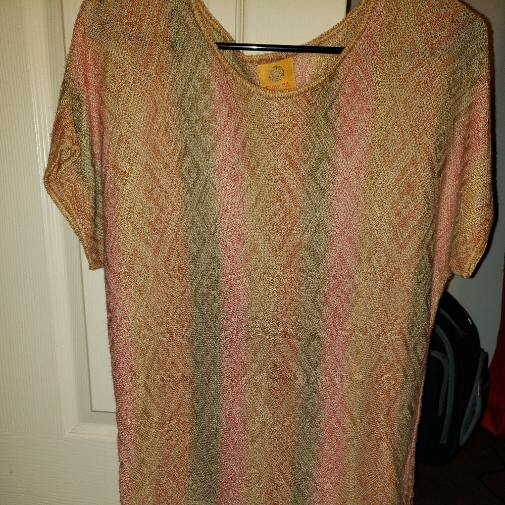 RUBY RD. BOHEMIAN STYLE TOP WITH A FRINGED BOTTOM